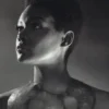 Bijoux, Mélanie Holcomb