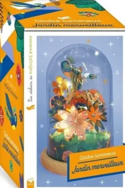 Globe lumineux Jardin merveilleux. Coffret avec 1 globe, des strass, 2 planches fluo, 1 guirlande lumineuse, 1 socle en mousse, des pastilles autocollantes, 2 planches dorées et du fil de fer, Mathilde Bourgon