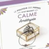Le kit bracelet Calme. Améthyste. Avec 1 perle ronde, 2 petites perles dorées, 70 cm de coton ciré, 1 livre d'explications, Françoise Vauzeilles